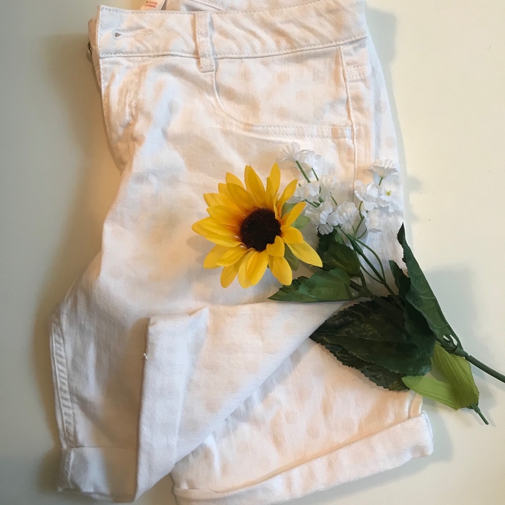 🌸Girls Polka Dot Bermuda White Shorts🌸